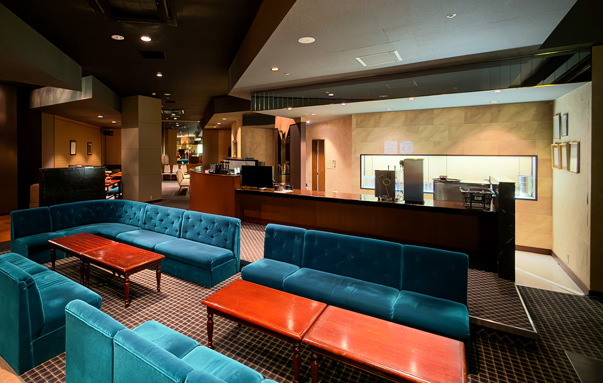 ［ 西館 2F ］ スナック「エトピリカ」